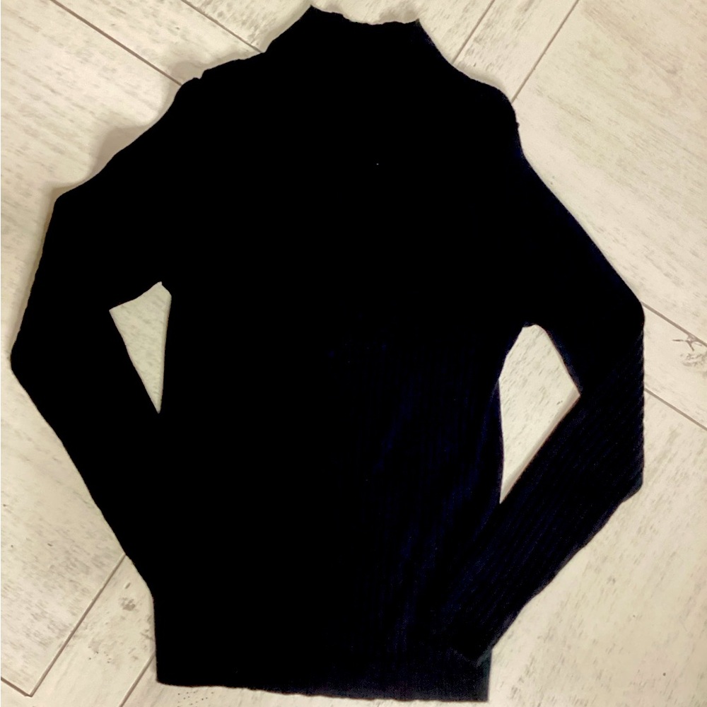 Loft Black Top